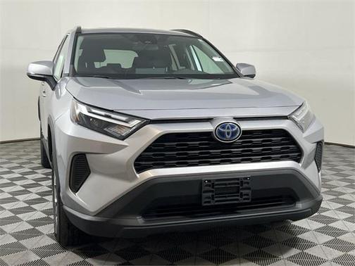 2022 Toyota RAV4 Hybrid XLE