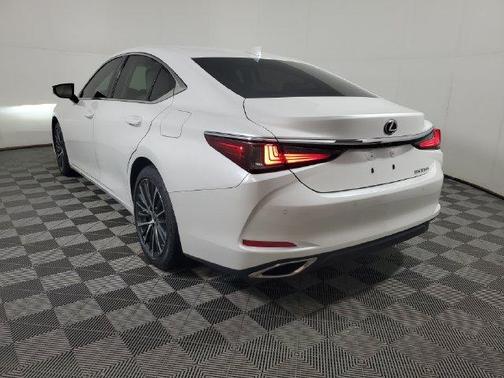 Eminent White Pearl 2024 Lexus ES 350