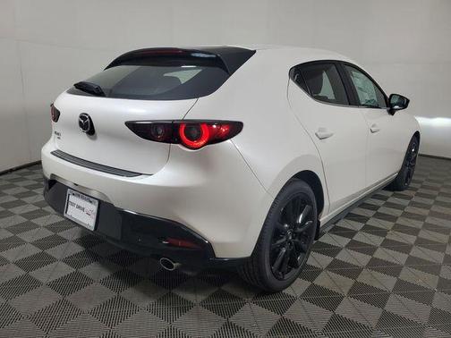 Snowflake White Pearl 2026 Mazda Mazda3 2.5 S Carbon Edition