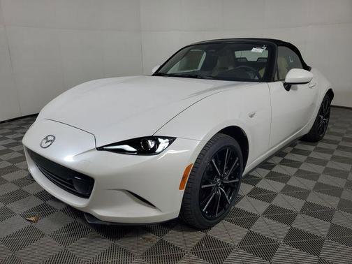 Snowflake White Pearl 2026 Mazda MX-5 Miata Grand Touring