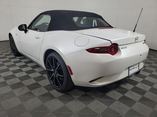 Snowflake White Pearl 2026 Mazda MX-5 Miata Grand Touring