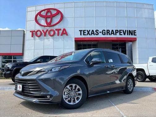 2025 Toyota Sienna XLE 8 Passenger