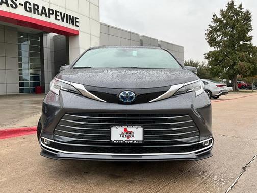 2025 Toyota Sienna Limited