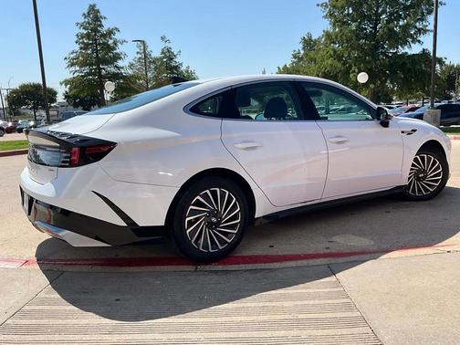 2024 Hyundai SONATA Hybrid SE