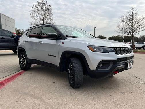 2025 Jeep Compass Trailhawk