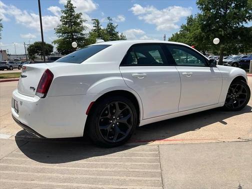 2022 Chrysler 300 S