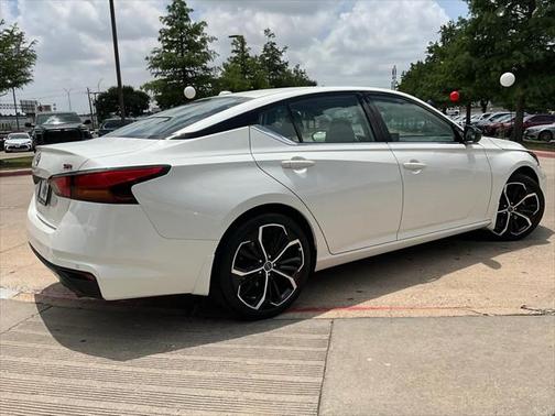 2024 Nissan Altima SR FWD