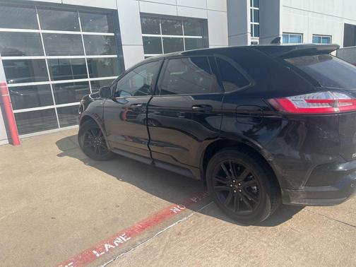 Agate Black Metallic 2022 Ford Edge ST Line