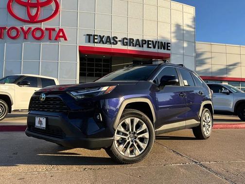 2025 Toyota RAV4 XLE Premium