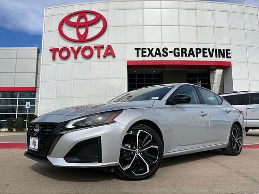 2025 Nissan Altima SR FWD