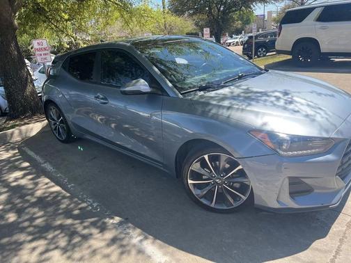 2019 Hyundai Veloster 2
