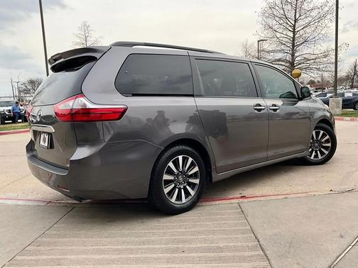 2019 Toyota Sienna Limited