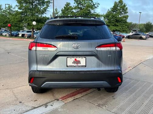 2025 Toyota Corolla Cross LE