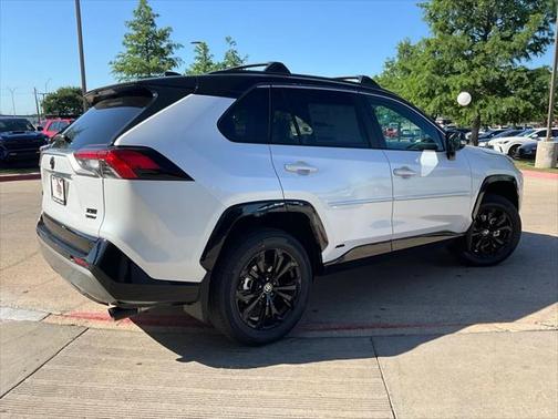 2025 Toyota RAV4 Hybrid SE