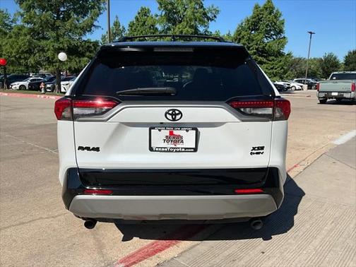 2025 Toyota RAV4 Hybrid SE