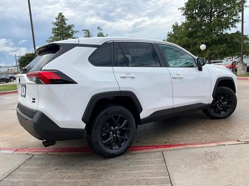 2025 Toyota RAV4 LE