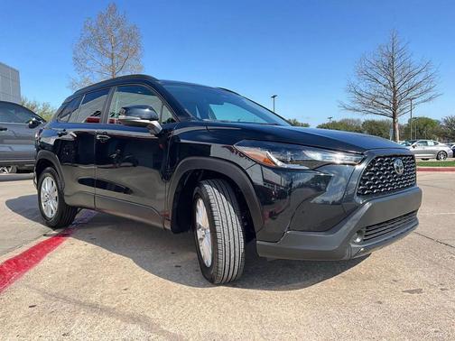 2025 Toyota Corolla Cross LE