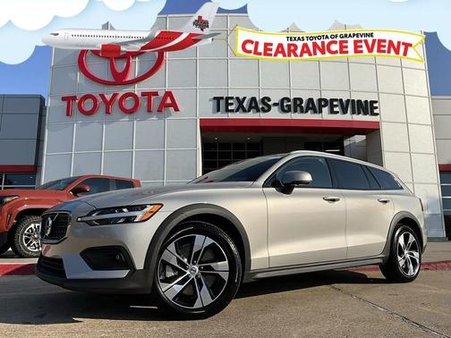 2025 Volvo V60 Cross Country B5 Plus