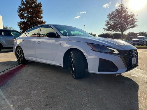 2025 Nissan Altima SR FWD