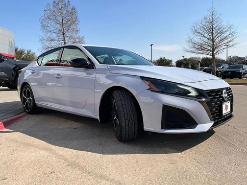 2025 Nissan Altima SR FWD