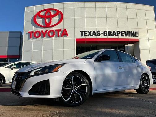 2025 Nissan Altima SR FWD