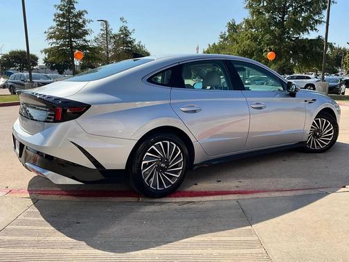 2024 Hyundai SONATA Hybrid SE