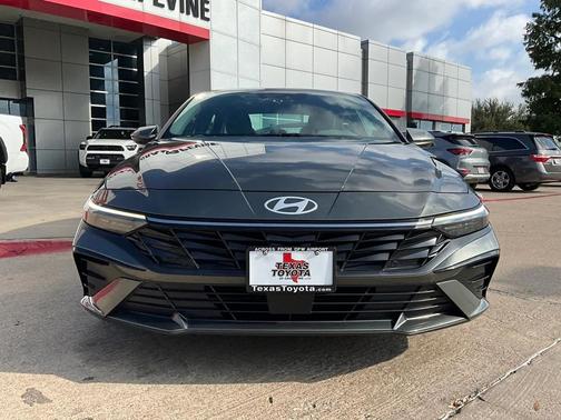 2025 Hyundai ELANTRA SEL