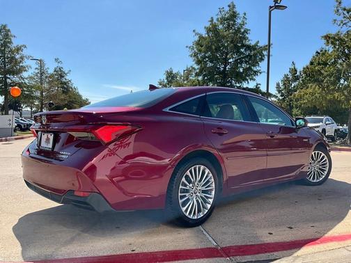 2019 Toyota Avalon Hybrid Limited