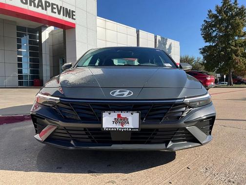 2025 Hyundai ELANTRA SEL