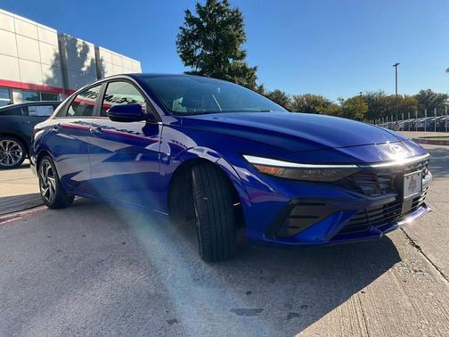 2025 Hyundai ELANTRA SEL