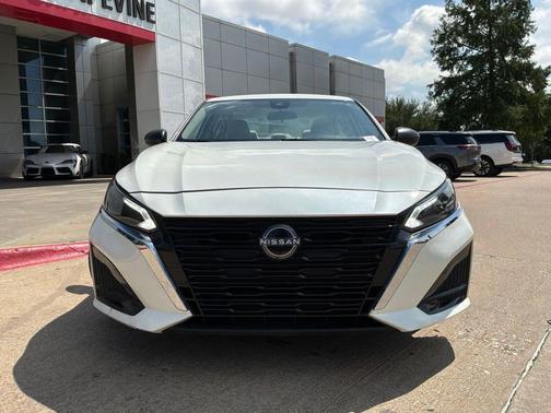 Pearl White Tricoat 2025 Nissan Altima 2.5 SV