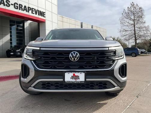 2025 Volkswagen Atlas Cross Sport 2.0T SE w/Technology