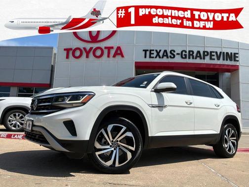 Pure White 2022 Volkswagen Atlas Cross Sport 3.6L V6 SE w/Technology