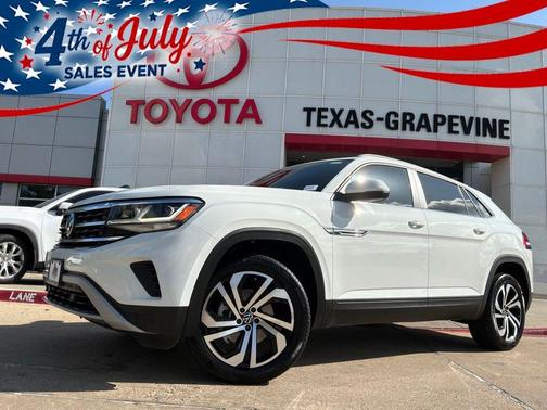 Pure White 2022 Volkswagen Atlas Cross Sport 3.6L V6 SE w/Technology