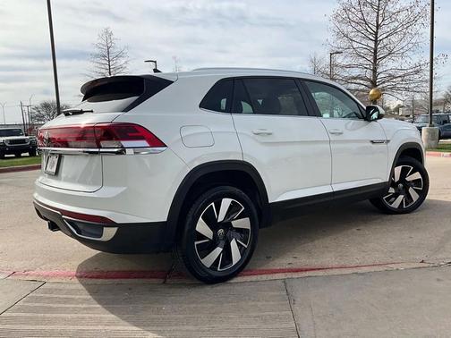 2025 Volkswagen Atlas Cross Sport 2.0T SE w/Technology