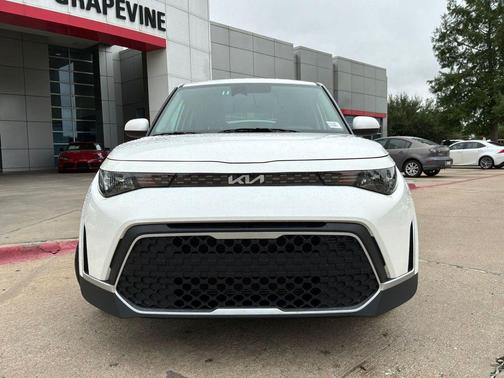 Snow White Pearl 2025 Kia Soul LX
