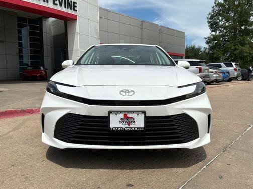 Ice Cap 2025 Toyota Camry LE