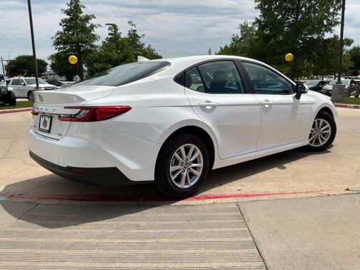 Ice Cap 2025 Toyota Camry LE