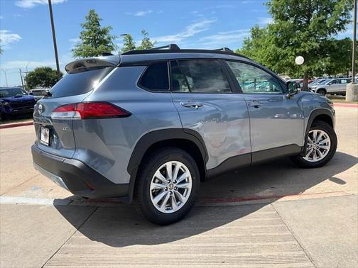 2025 Toyota Corolla Cross LE