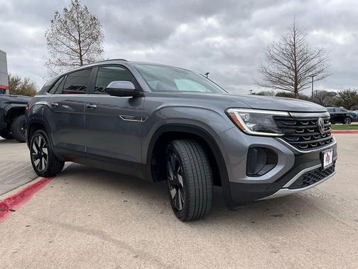 2025 Volkswagen Atlas Cross Sport 2.0T SE w/Technology