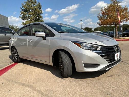 Brilliant Silver Metallic 2025 Nissan Versa 1.6 SV