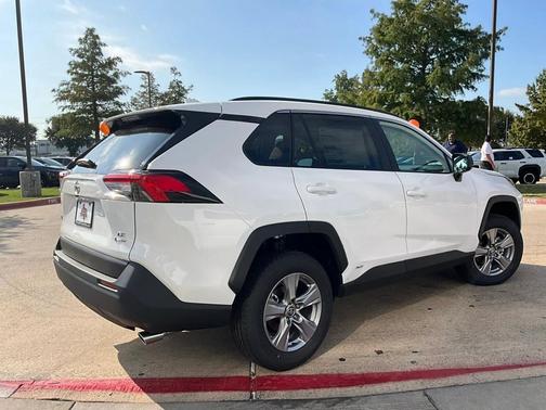 2025 Toyota RAV4 Hybrid LE