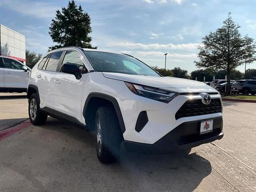 2025 Toyota RAV4 Hybrid LE