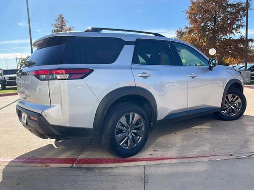 2025 Nissan Pathfinder SV FWD