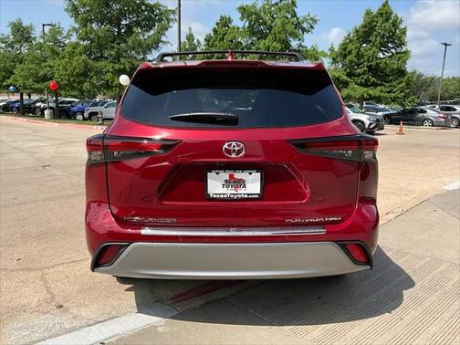 2025 Toyota Highlander Platinum