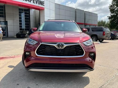 2025 Toyota Highlander Platinum
