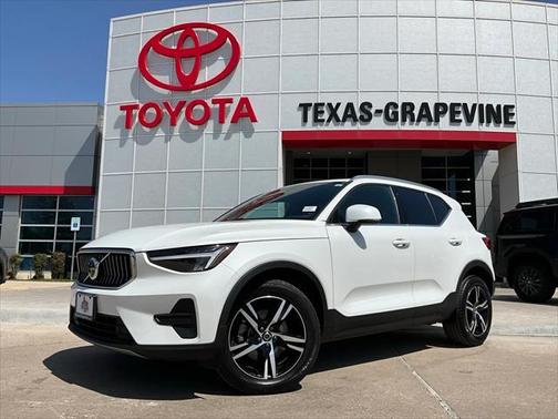 2024 Volvo XC40 B5 Core Bright Theme
