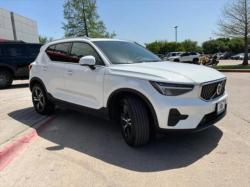2024 Volvo XC40 B5 Core Bright Theme