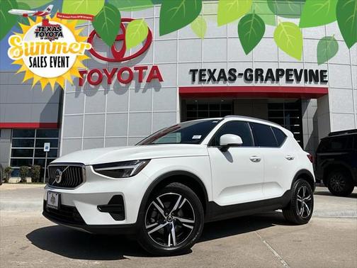 2024 Volvo XC40 B5 Core Bright Theme