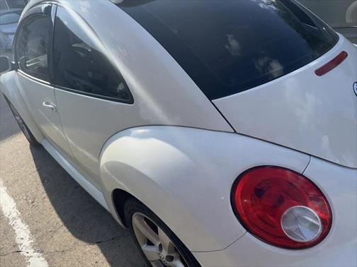2008 Volkswagen New Beetle Triple White